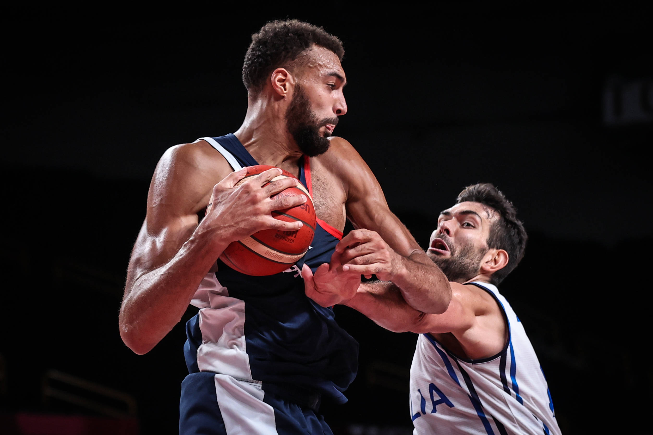 意大利篮球队新老交替，球风变得激烈