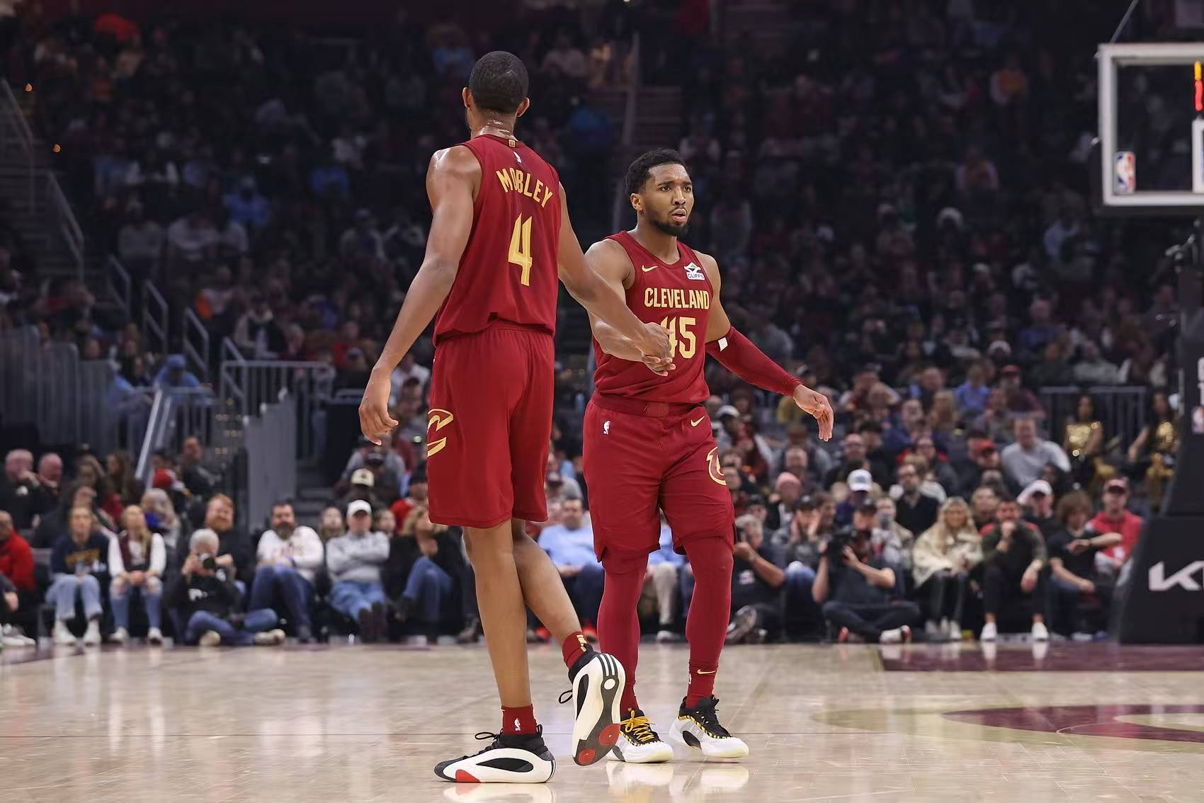 猛龙逆转凯尔特人，豪取三连胜