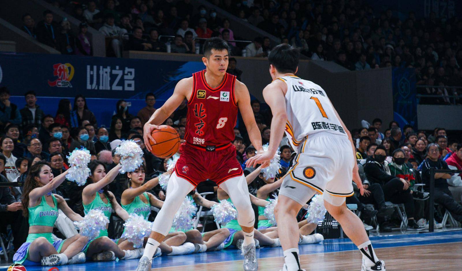 包含北京首钢队在场上展现出色，赢得关键胜利的词条