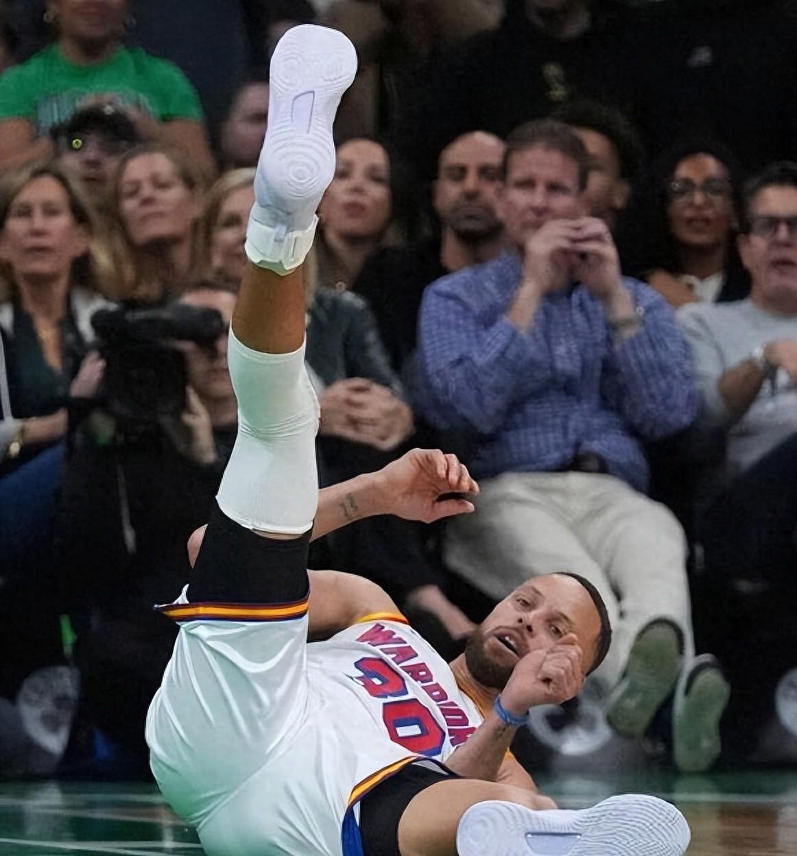 勇士惨败鹈鹕，库里状态低迷