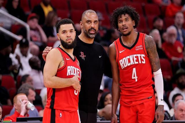 火箭惨败76人，遭遇四连败