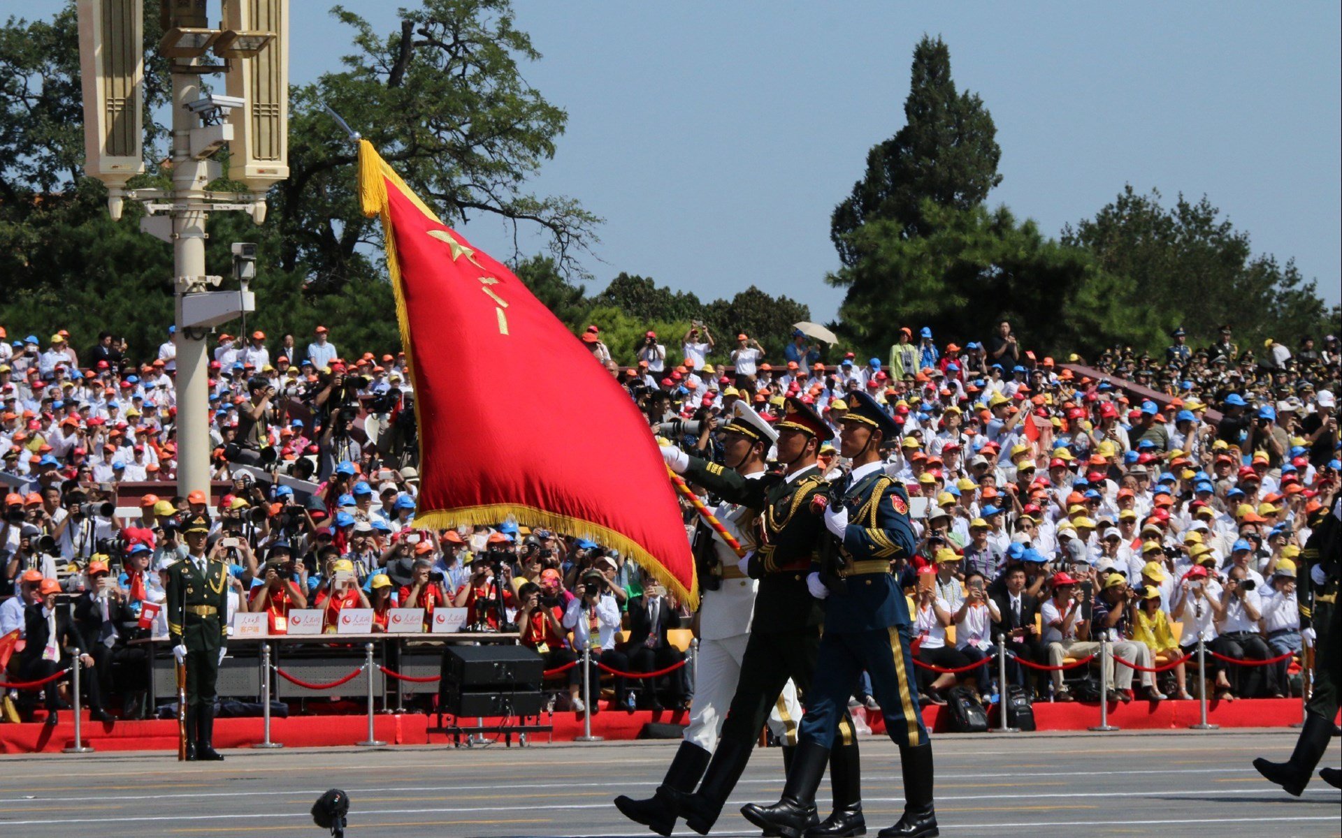 跨界风暴，拉齐奥足球压制墨西哥，佩德里F1揭幕战主宰赛道