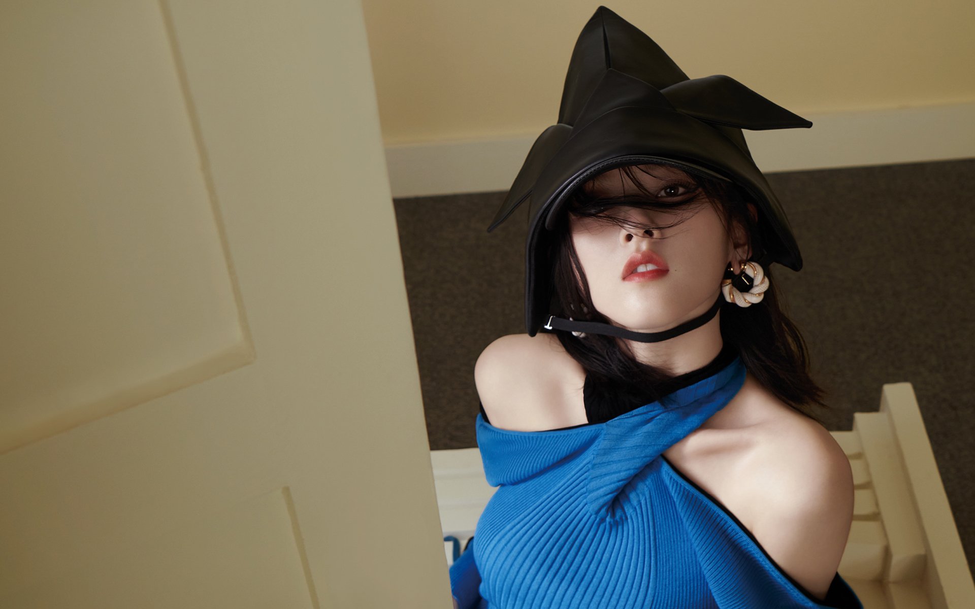 足球之夜的双重奏，伊布生涯璀璨，突尼斯爆冷晋级