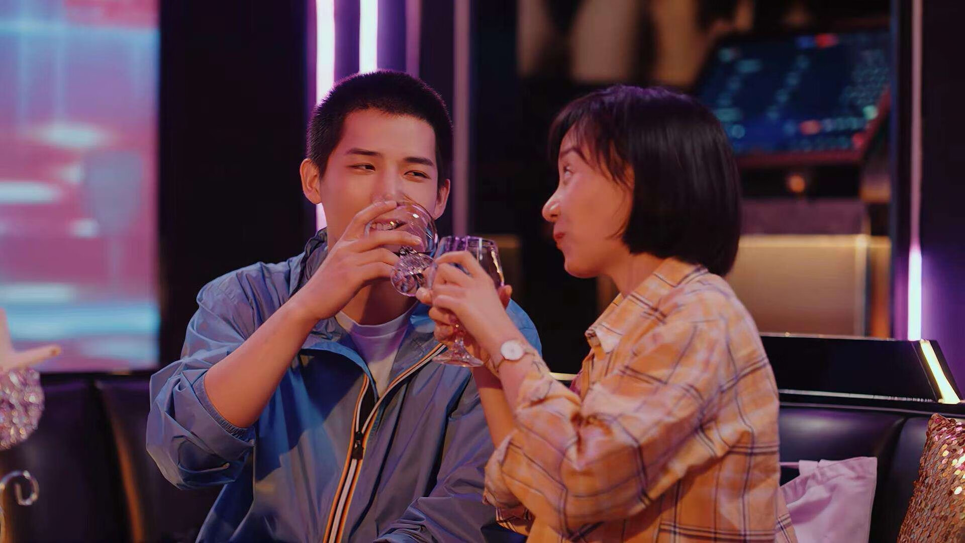 雷霆万钧!浓眉一柱擎天,全场最佳无争议