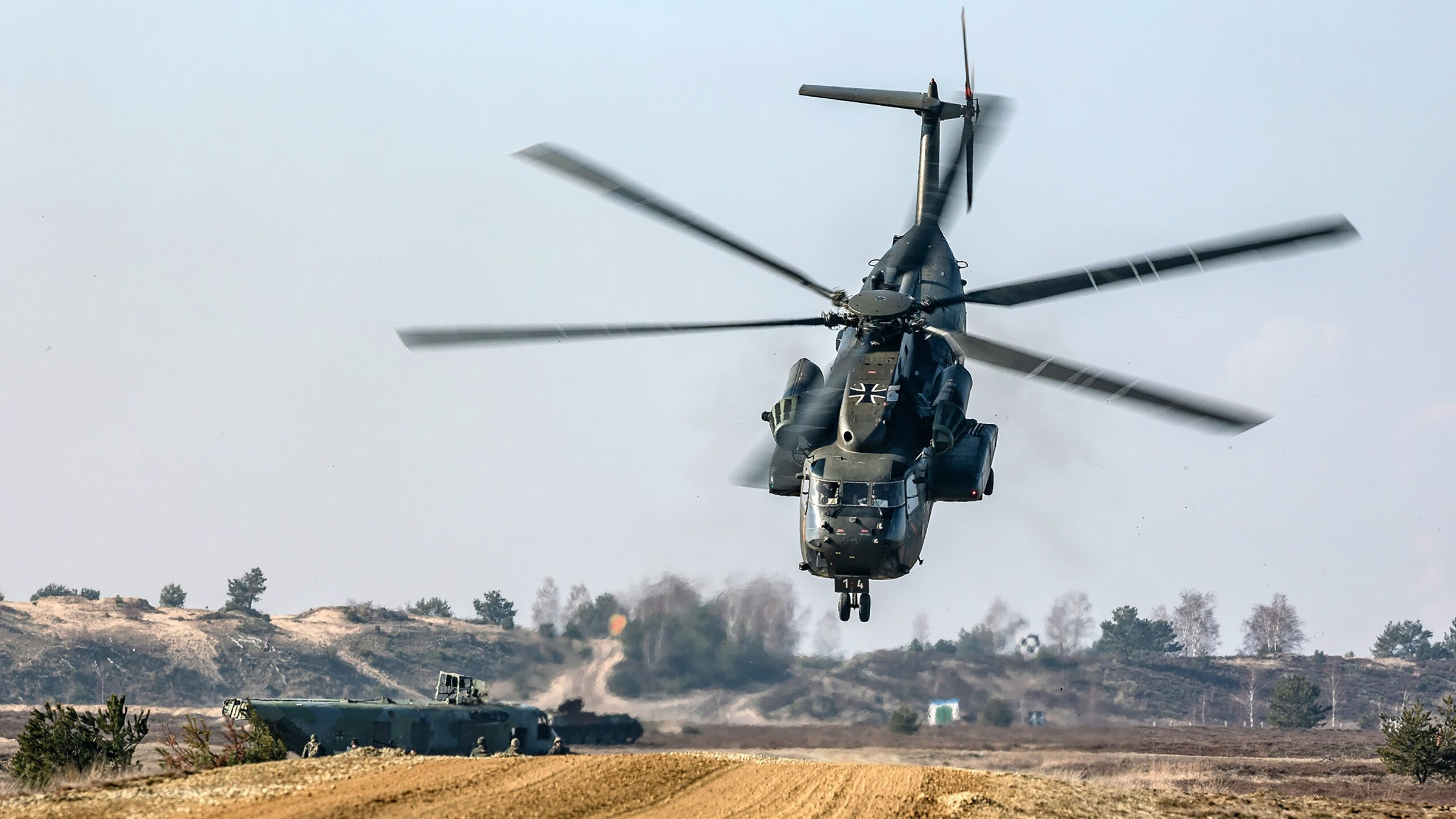 布克狂飙之夜，当个人英雄主义照亮集体荣耀，尼克斯险胜深圳的胜负手