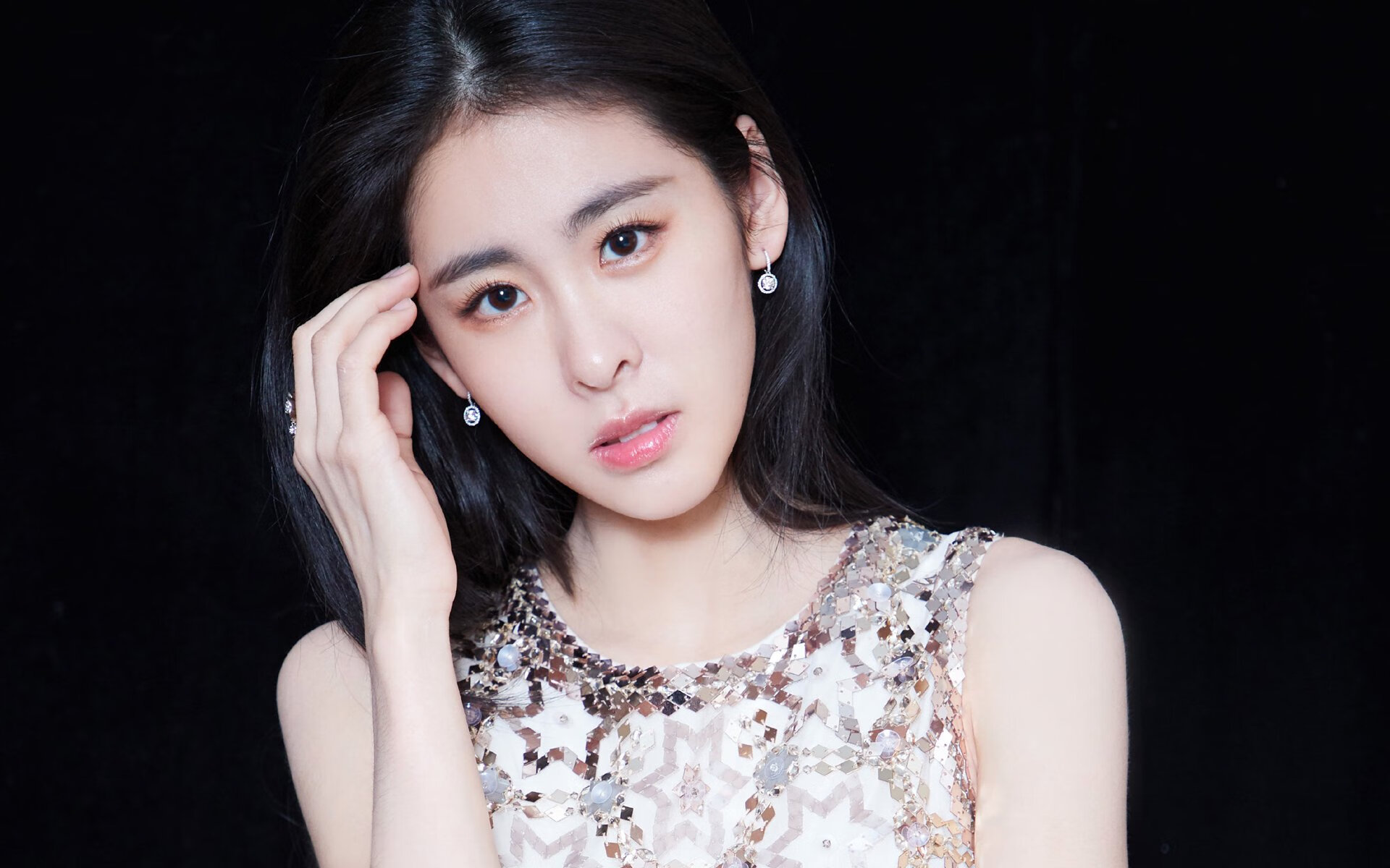 丝路惊雷，当高原铁骑在世界杯焦点战逆转银黑军团